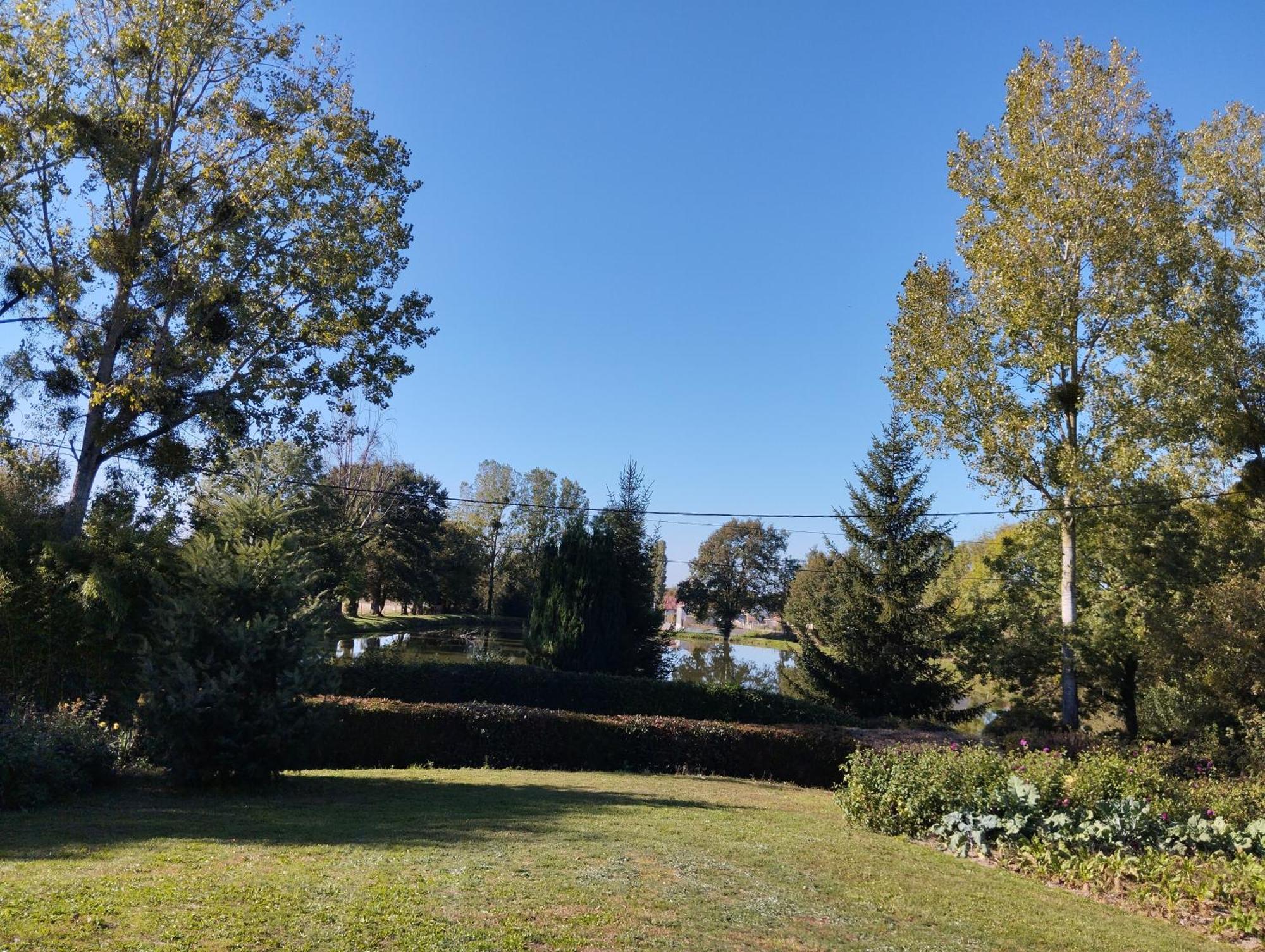 Maison Au Calme Avec Vue Etang Clesse  ภายนอก รูปภาพ